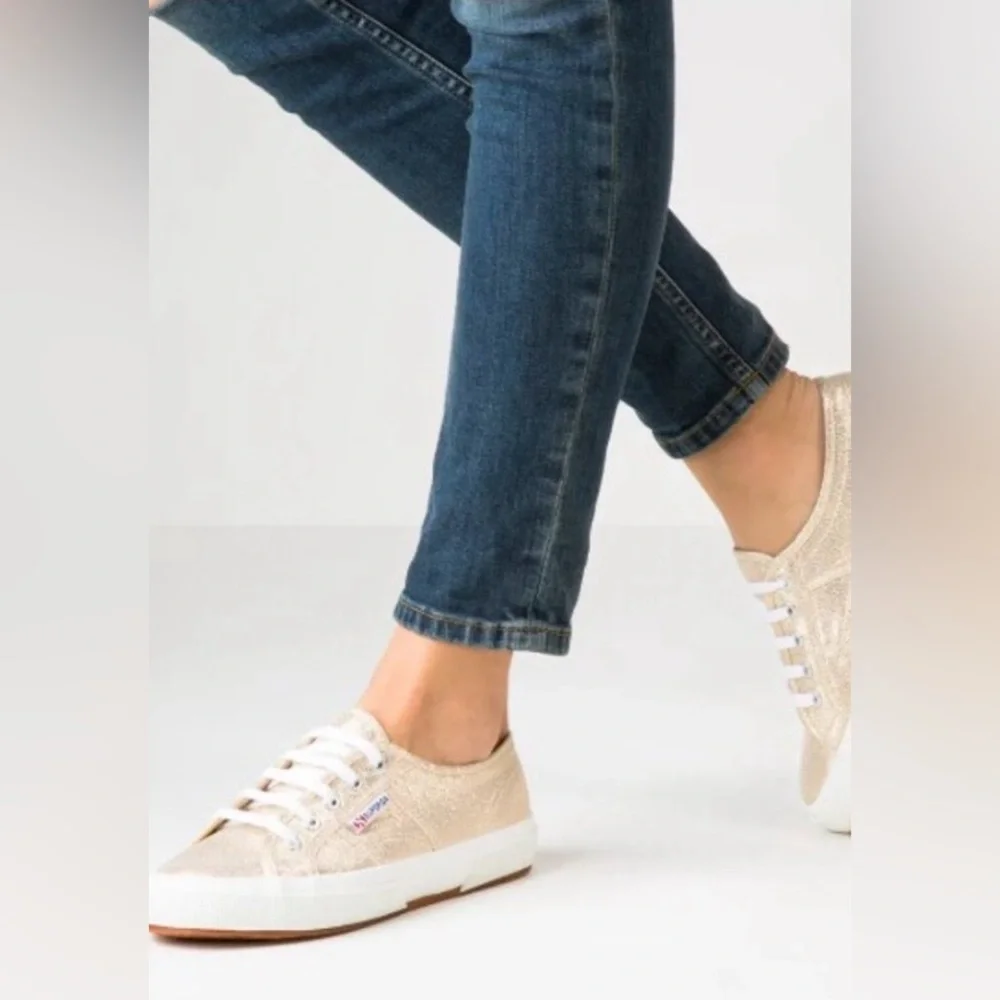 Superga 🟣 2750 Size 9 Gold Metallic Sneakers